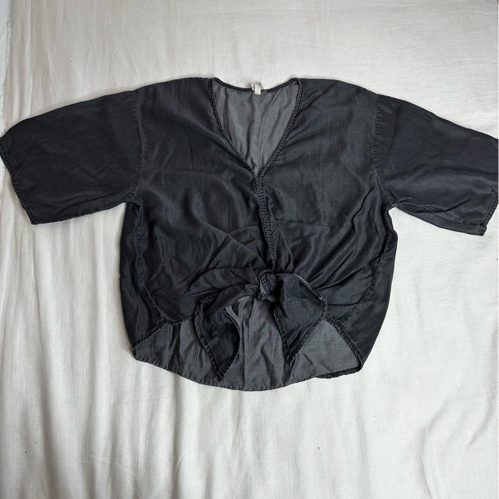 Elan Oversized Bow Gray Blouse